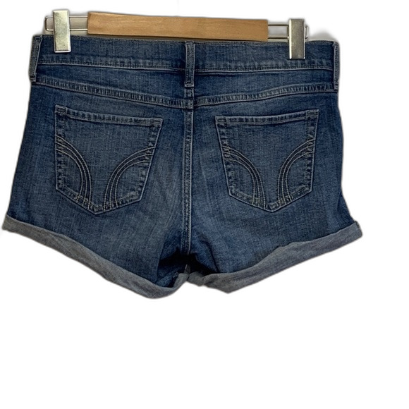 Hollister Medium Wash Distressed Ripped Low Rise Cuffed Midi Shorts Size 5/27 - Picture 3 of 14